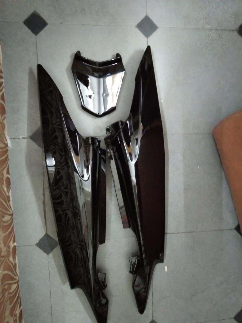 Honda livo best sale side panel price