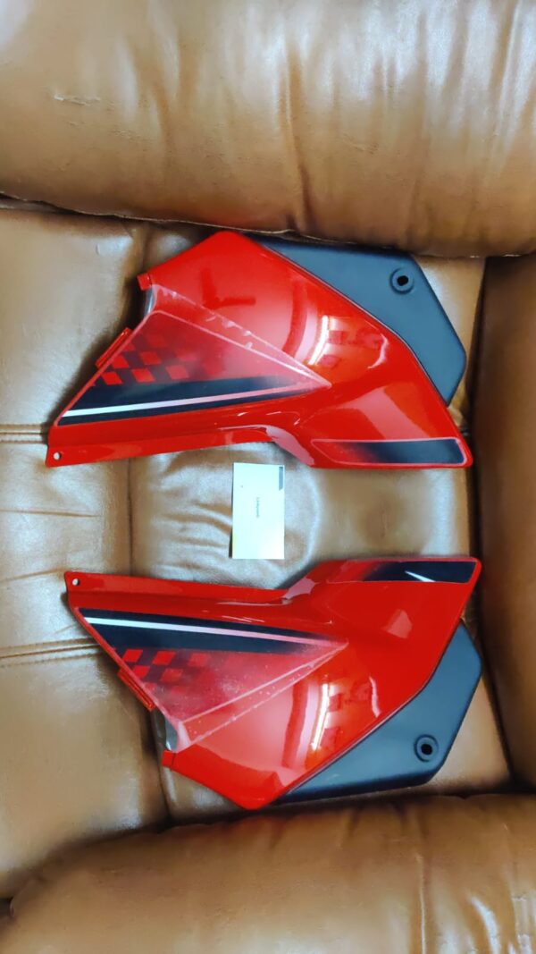 Hero Glamour Side Panel Red
