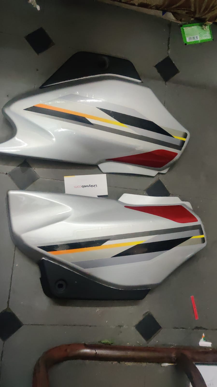 Hero Super Splendor Side Panel OM