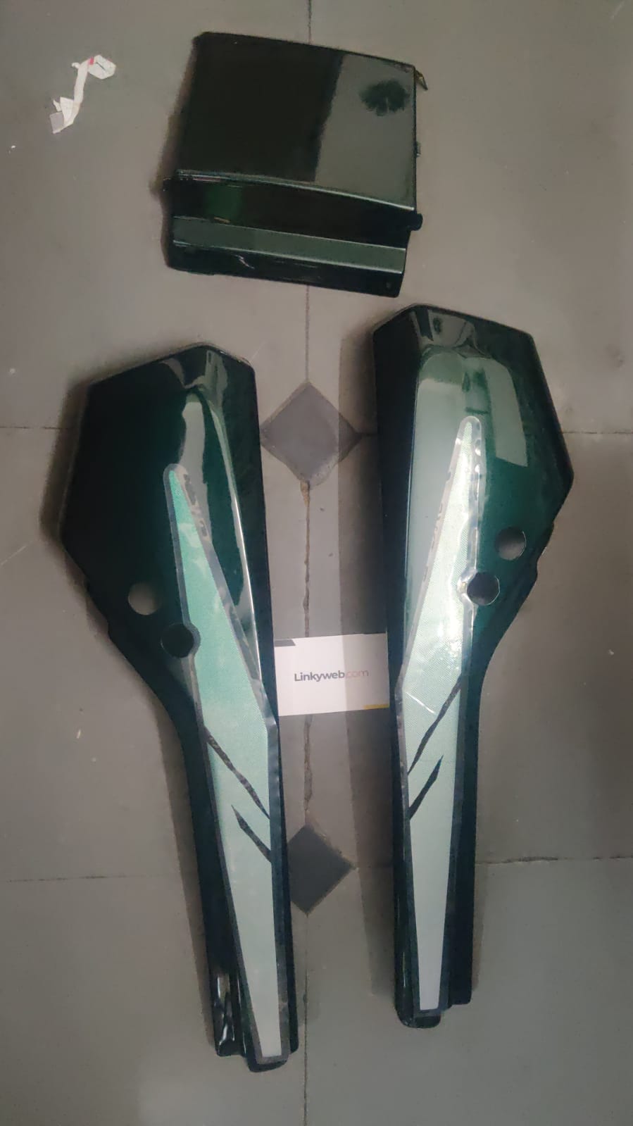 Suzuki Samurai Tail Panel Green