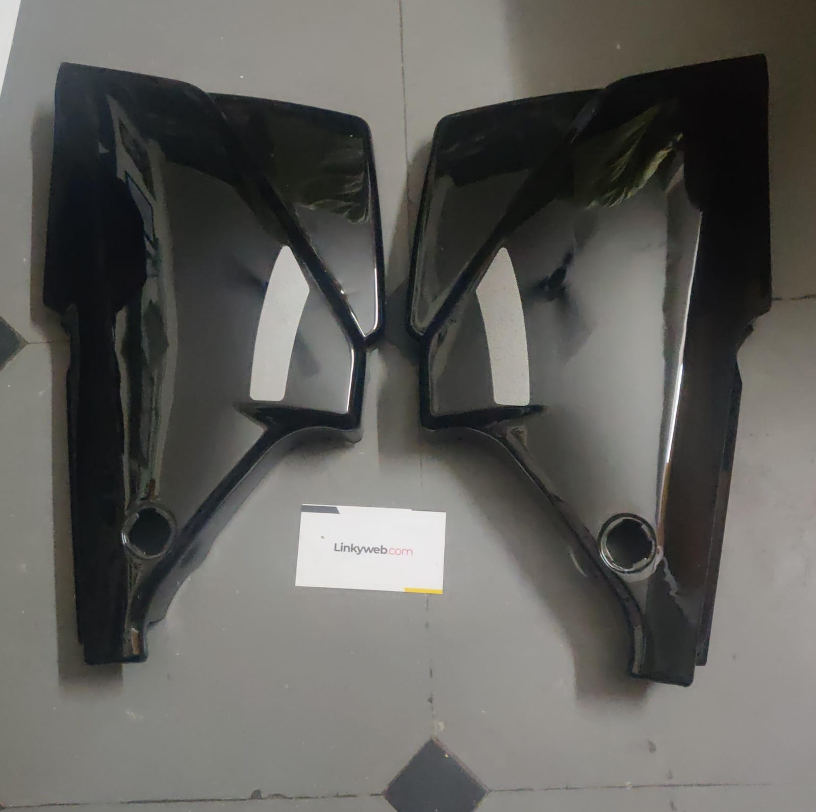 Suzuki Shogun Side Panel