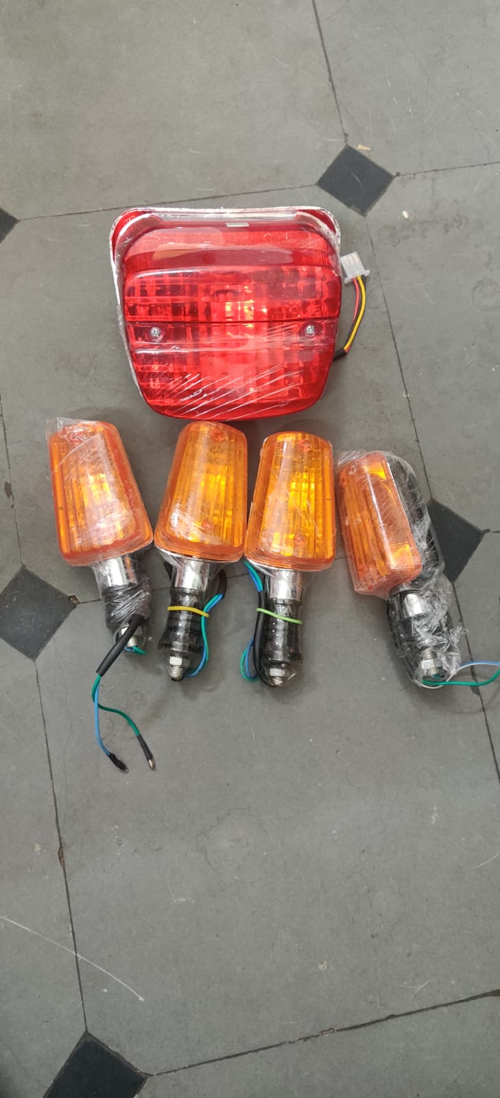 Tvs Victor Tail Light And Indicators