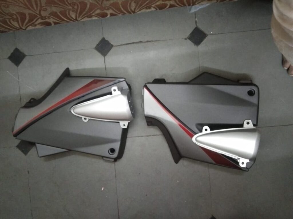 Hero cbz xtreme side panel with smooth fiber finish and matching stickers