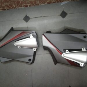 Hero cbz xtreme side panel with smooth fiber finish and matching stickers