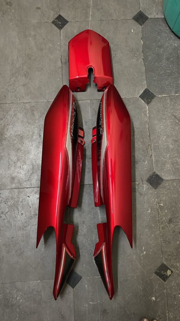 Red Yamaha gladiator tail panel replacement cowl Gla-42