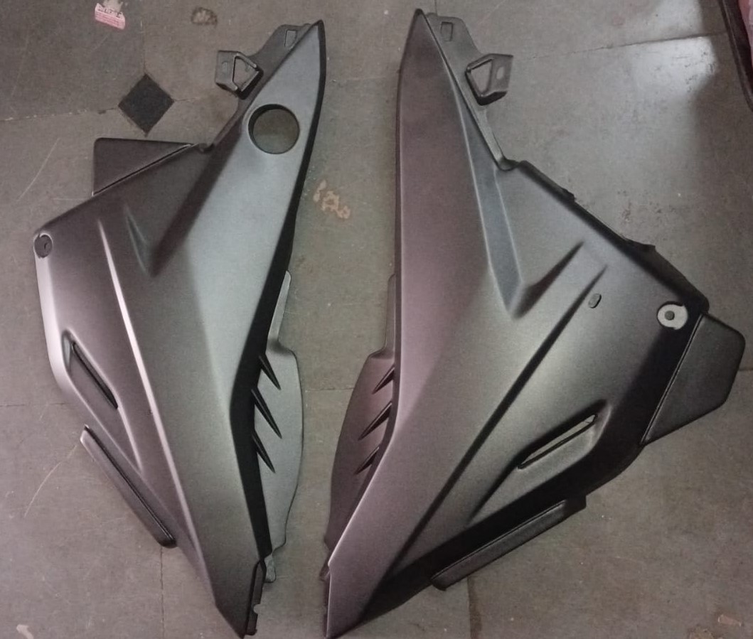 Honda stunner side panels in premium paint finish and durable ABS plastic