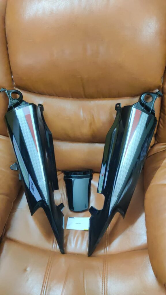 Karizma tail panel red in high-grade fiber material for motorcycle rear upgrade