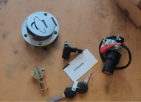 v2-lock.jpg Yamaha R15 Lock Kit