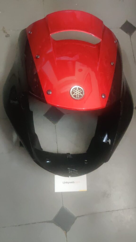 Yamaha gladiator headlight visor in black and red color